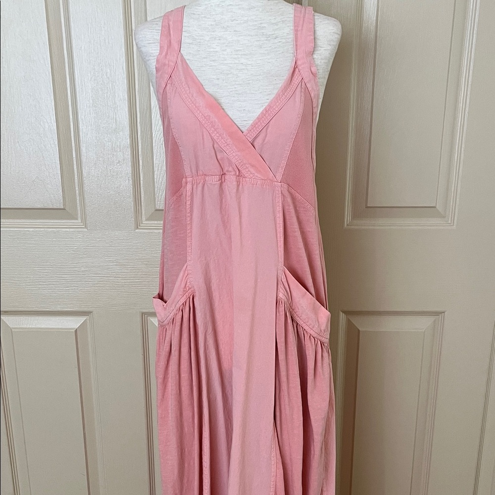 Daily Practice Maxi Dress with V-Neck and Side Pockets